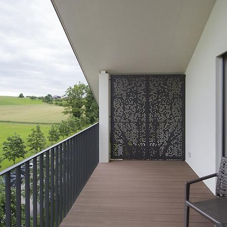 Small Luxury Hotel Wellnesshotel Golfpanorama Lipperswil Bagian luar foto
