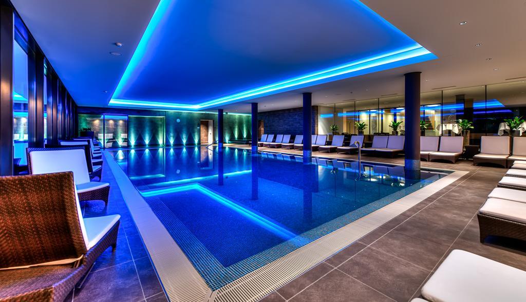 Small Luxury Hotel Wellnesshotel Golfpanorama Lipperswil Bagian luar foto
