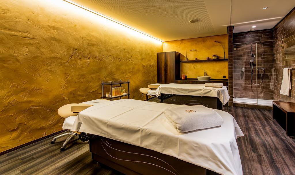 Small Luxury Hotel Wellnesshotel Golfpanorama Lipperswil Bagian luar foto