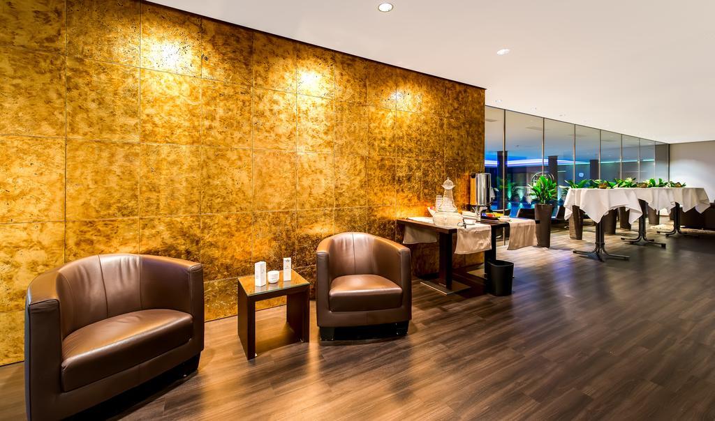 Small Luxury Hotel Wellnesshotel Golfpanorama Lipperswil Bagian luar foto