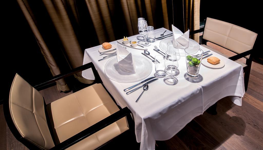 Small Luxury Hotel Wellnesshotel Golfpanorama Lipperswil Bagian luar foto