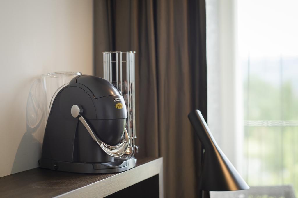 Small Luxury Hotel Wellnesshotel Golfpanorama Lipperswil Ruang foto