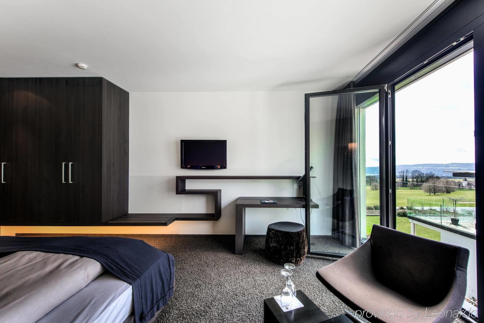 Small Luxury Hotel Wellnesshotel Golfpanorama Lipperswil Bagian luar foto