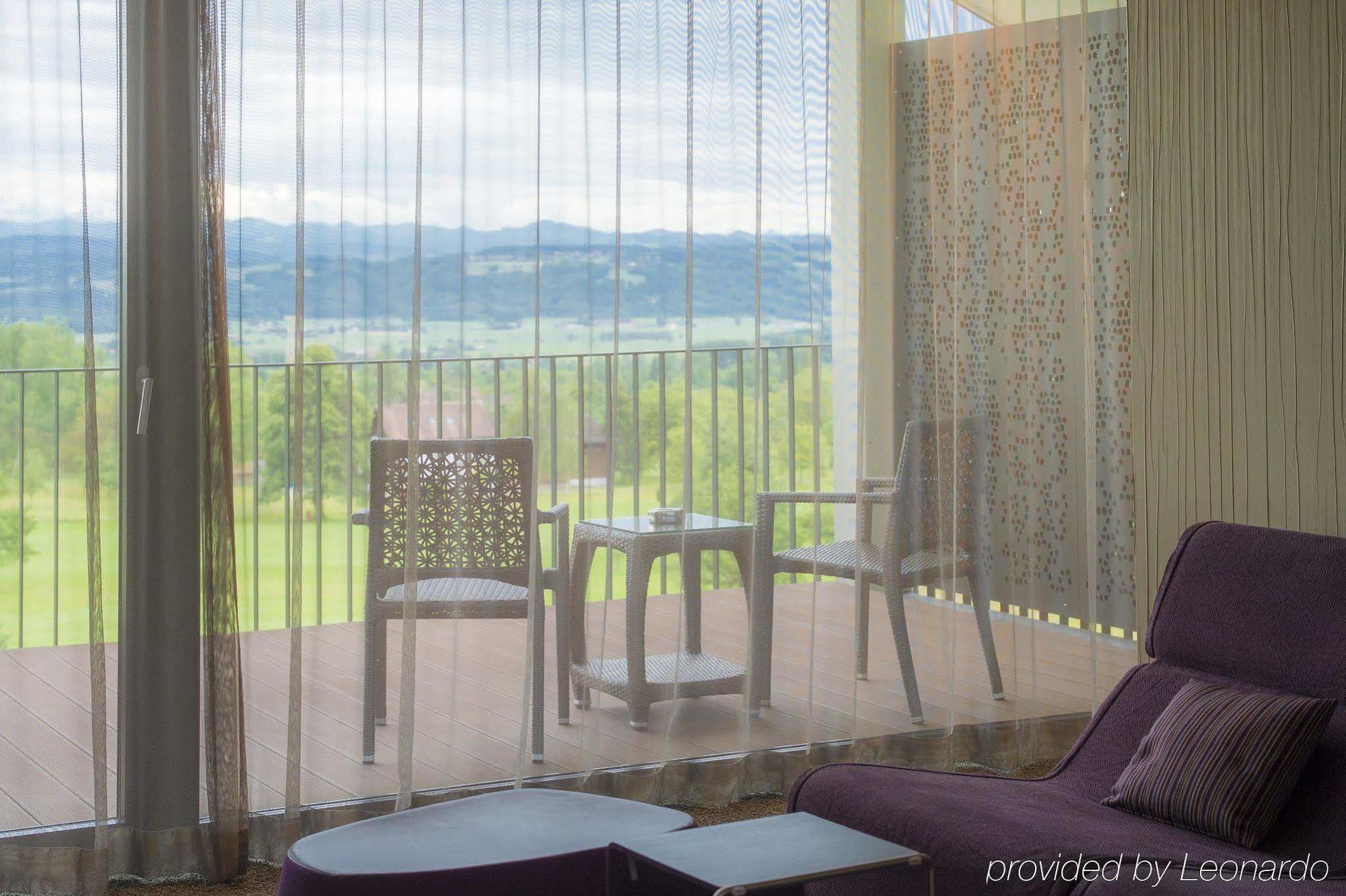 Small Luxury Hotel Wellnesshotel Golfpanorama Lipperswil Bagian luar foto