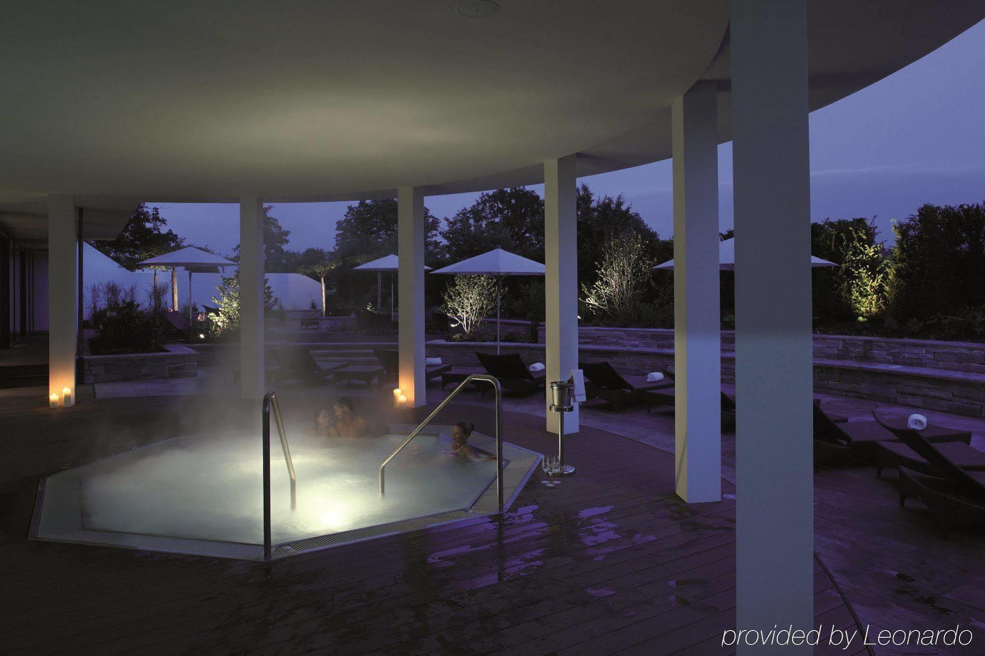 Small Luxury Hotel Wellnesshotel Golfpanorama Lipperswil Bagian luar foto